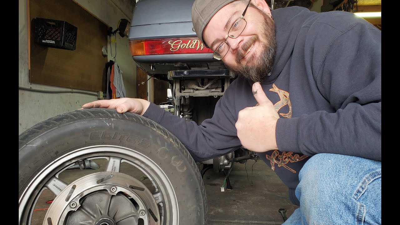 1988 Honda Goldwing Rear tire removal
