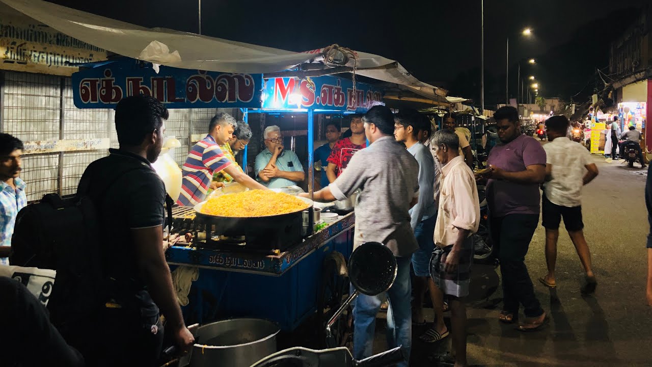 திருச்சியை கலக்கும் 40Years Old Burmese MS Atho shop - Night Street Foods Trichy