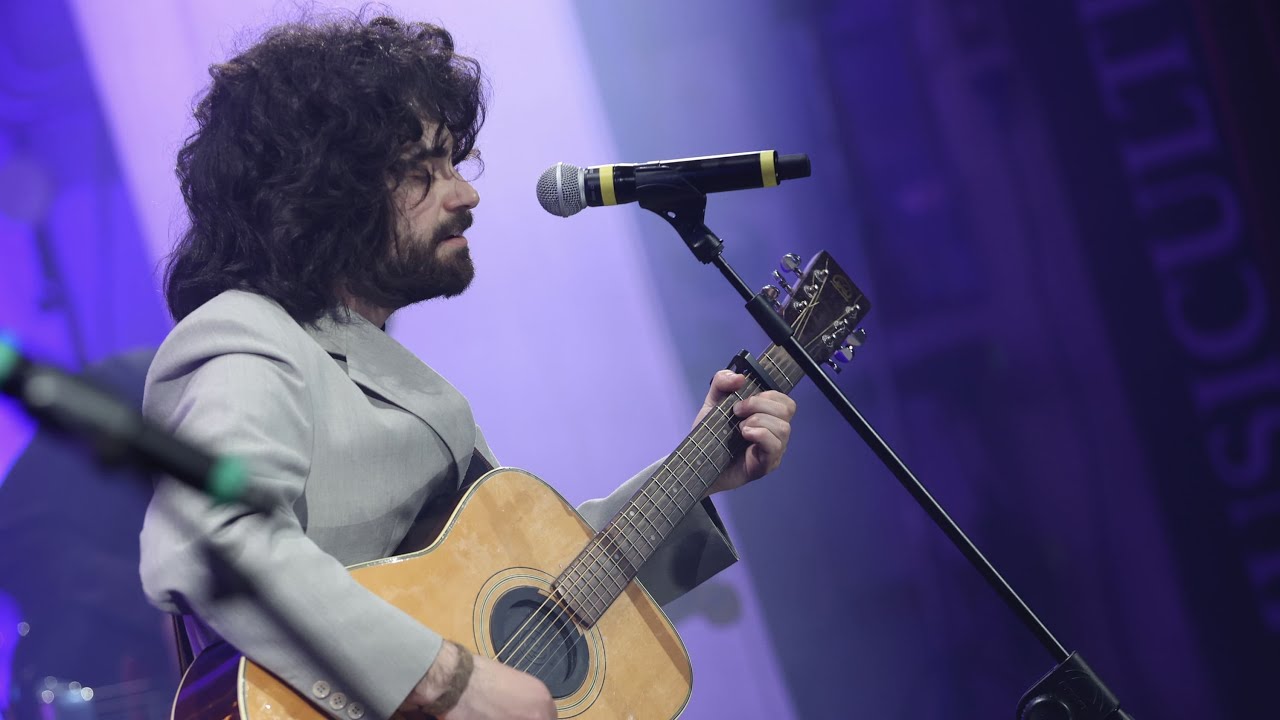 Sandri canta 