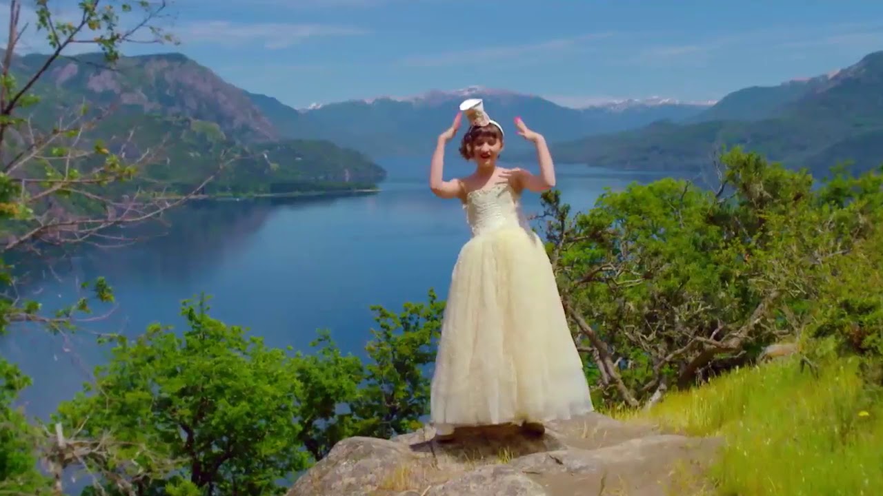 Heidi, Bienvenida a Casa - Me Enga&ntilde;aron V&iacute;deoclip #TiniEnCdmx