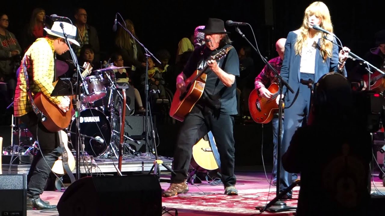 Neil Young & Florence Welch - Southern Man (Bridge Benefit 10/26/14)