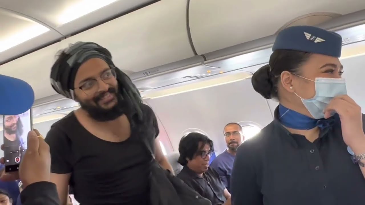 Sourav flight e uthe kichutei seat e boste chaiche na keno