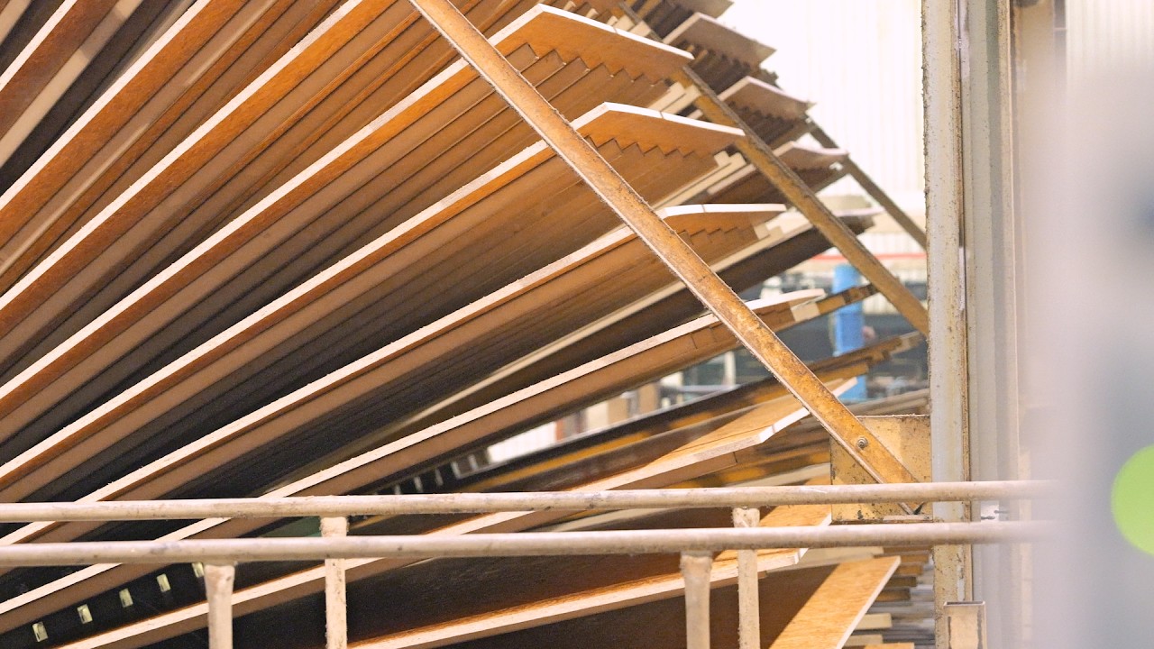 UniStrand – Produktion der ersten Platten im Realmaßstab