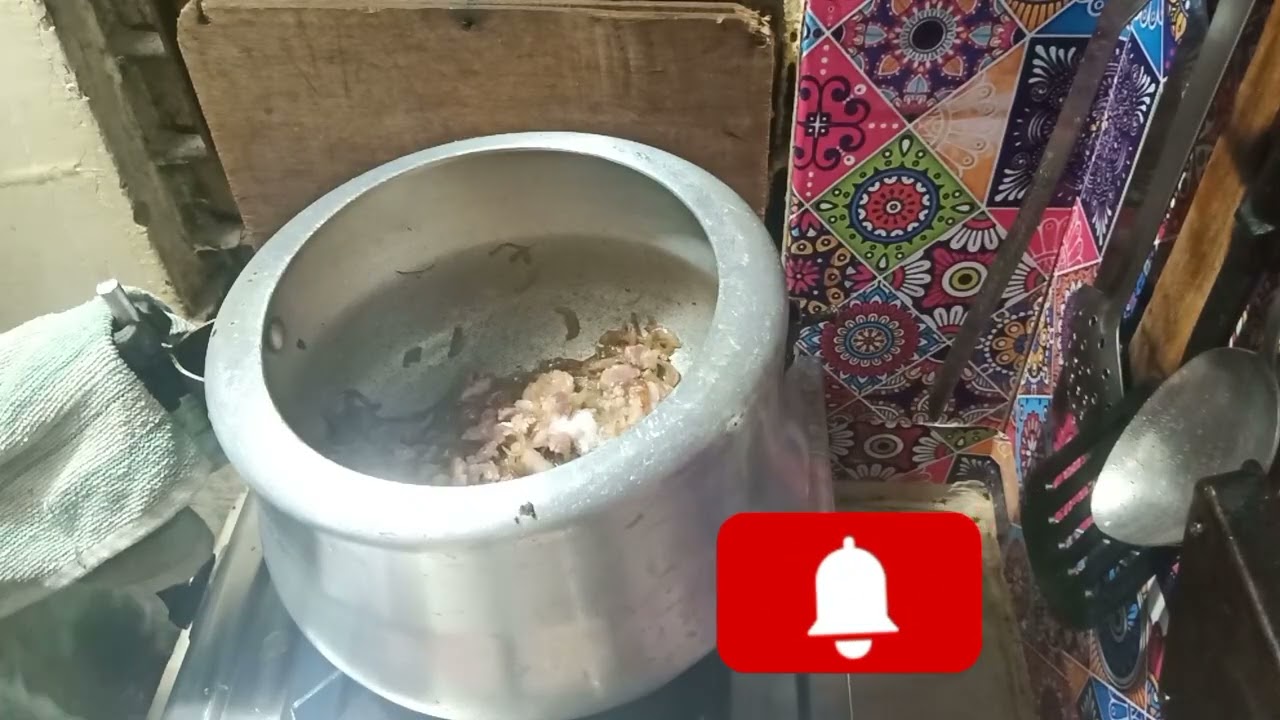 Kam masalon se taiyar mutton keema with matar aloo