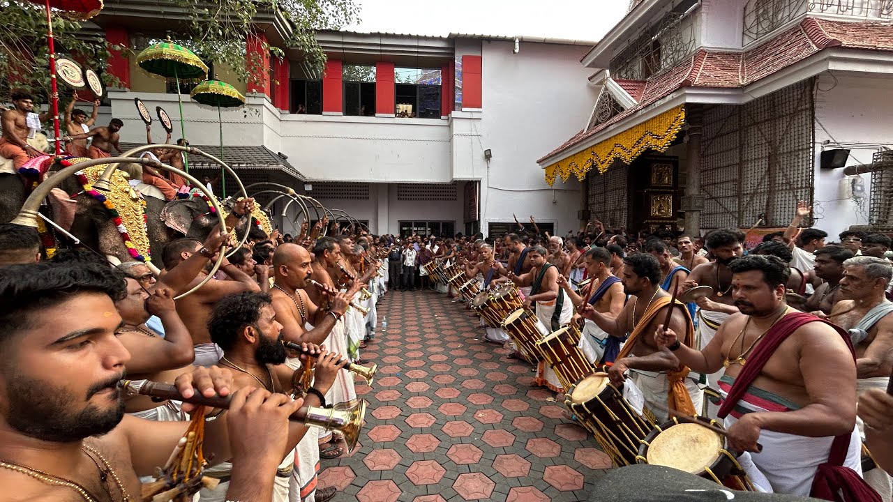 വടകുറുമ്പക്കാവ് രേവതി വേല 2026 - തിരൂർ ദേശം - പാണ്ടിമേളം - ചെറുശ്ശേരി കുട്ടൻ മാരാർ & ടീം