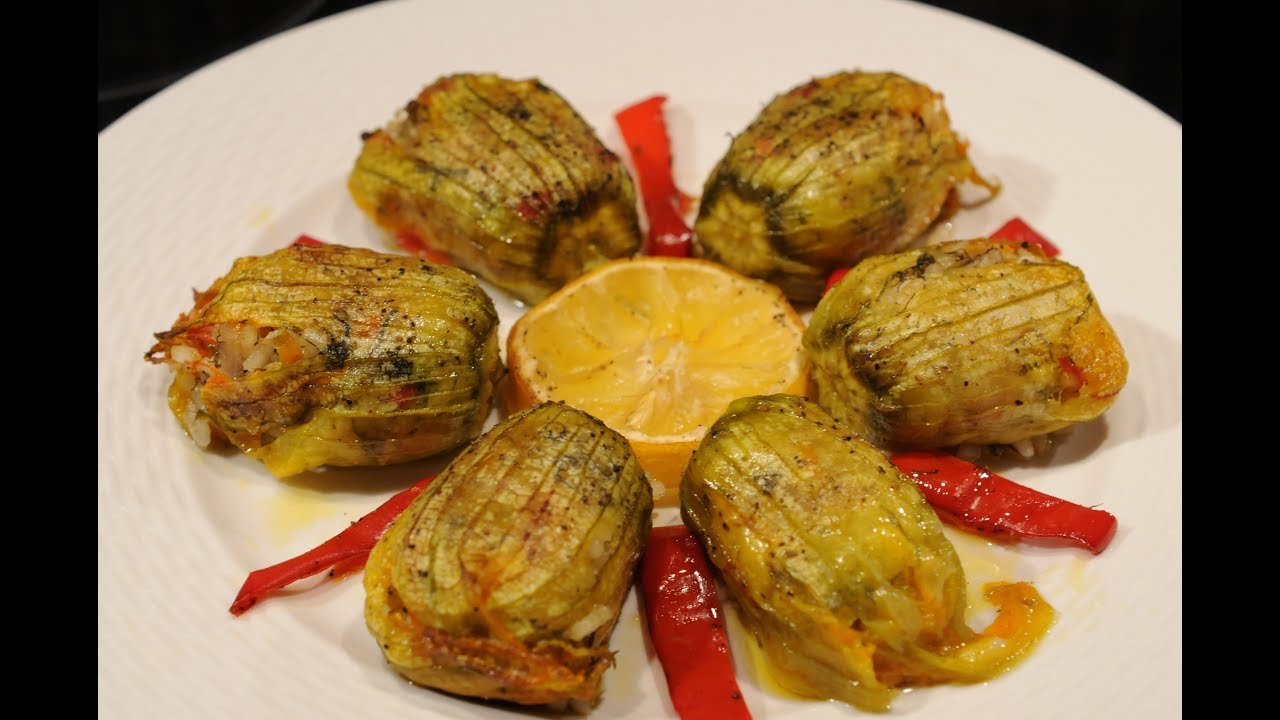 κολοκυθοανθοί γεμιστοί με ρύζι cuzinagias pumpkin flowers stuffed with rice εύκολη