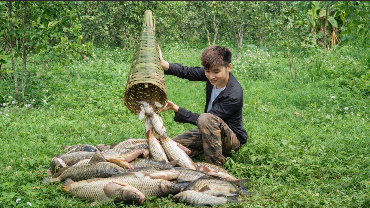 Chef Trieu Minh leaves the city for the deep forest: Fishing, experiencing life in the wilderness.