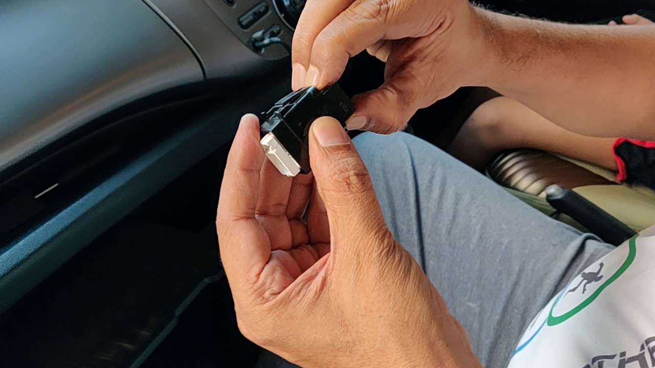 Honda JAZZ - AC switch light bulb replacement