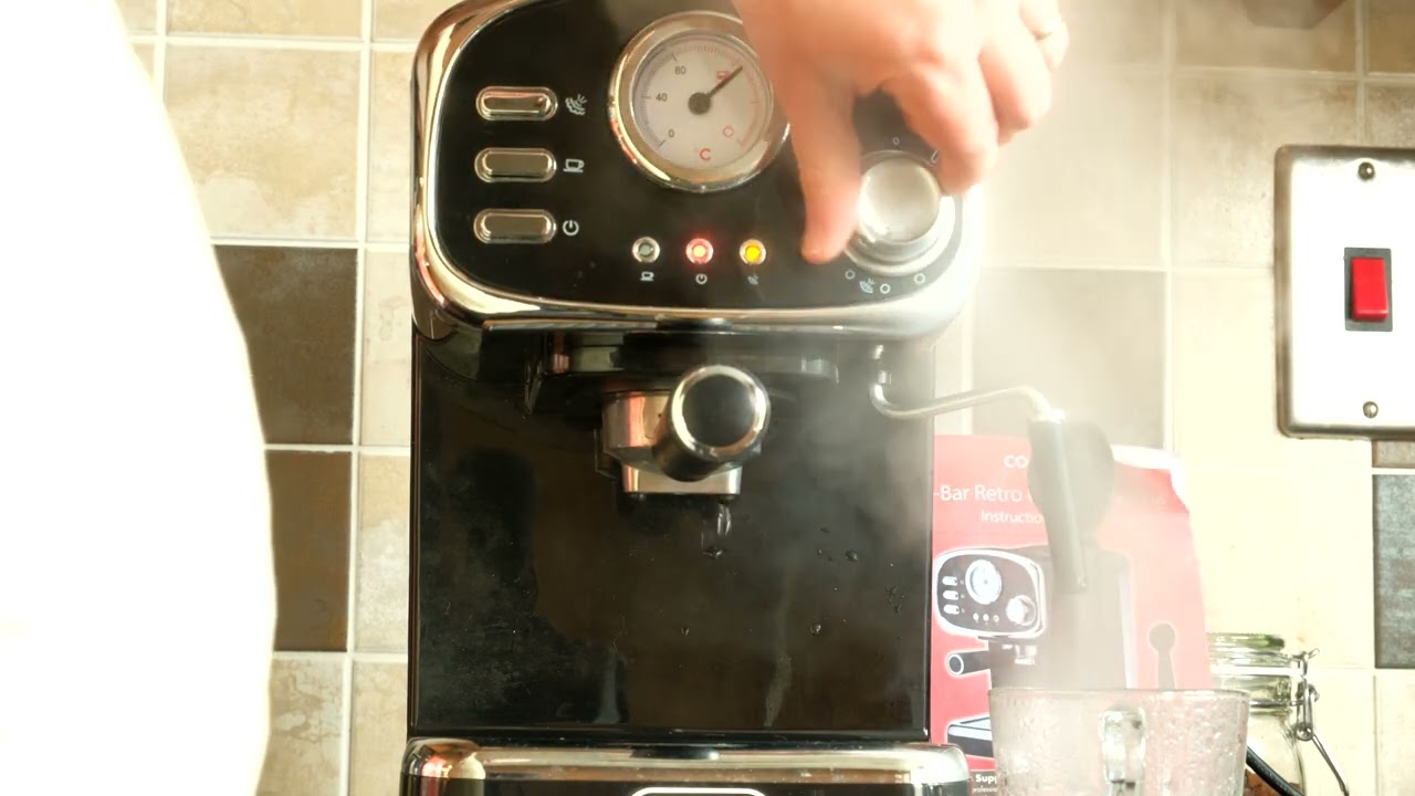 Cooks Professional Coffee Machine - video showing espresso and steam functions.