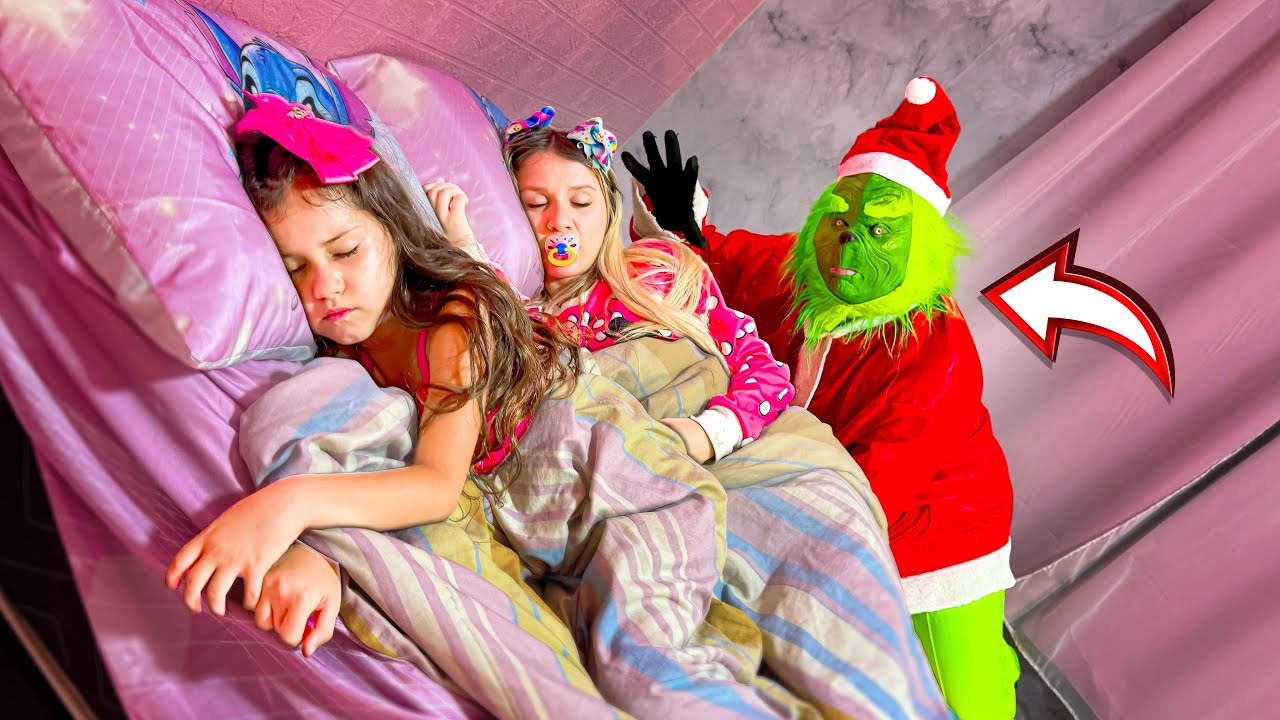 UM PAPAI NOEL ESTRANHO APARECEU NO QUARTO ENQUANTO A BEBÊ JULLY E A LAYRA DORMIAM ! 