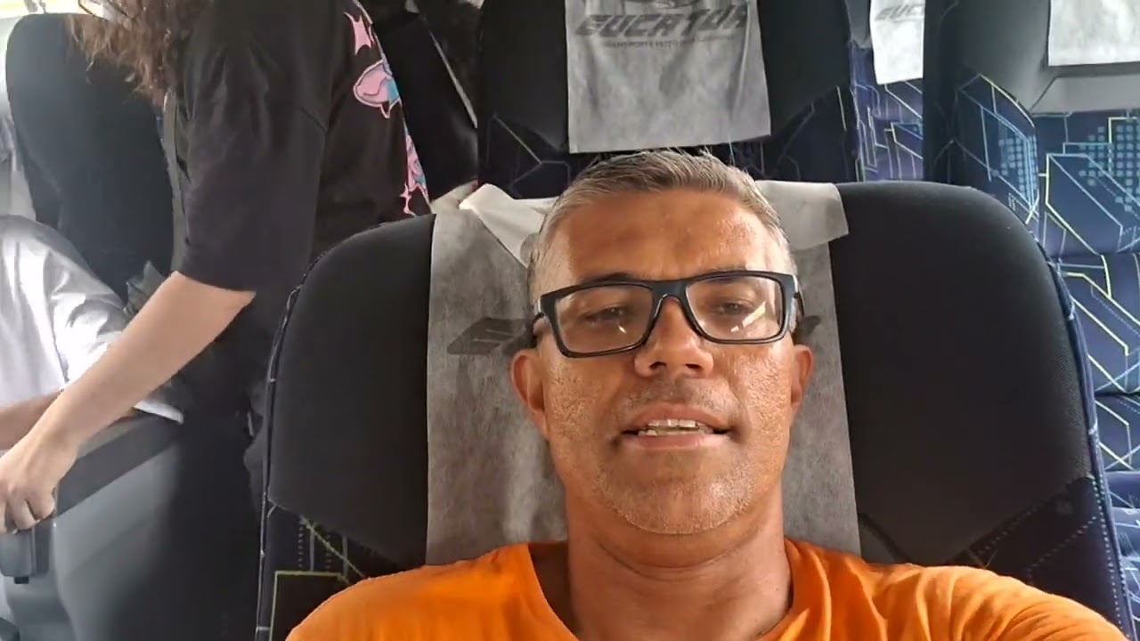 Um Volvão imponente demais: Busscar Vissta Buss DD da Eucatur com pintura de arara, chique e lindo!!