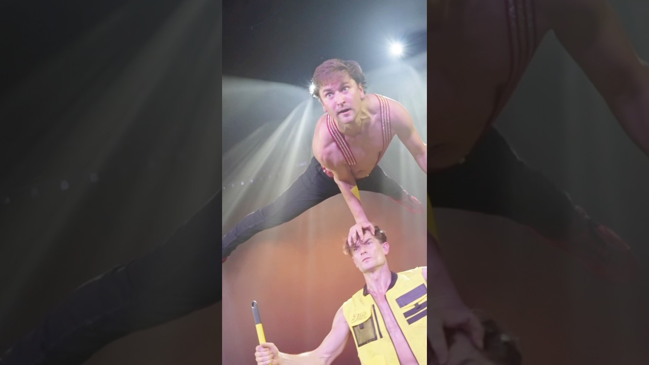 B&uuml;hnenfeger ShowAct - Comedy Putzkraft-Akrobatik auf ihrer Event-B&uuml;hne - BroomBrothers