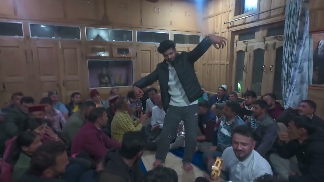 बचपन में पप्पू के इश्क की बड़ी दास्तान # पहाड़ी कलाकार का  सुंदर गाना #jonsari 