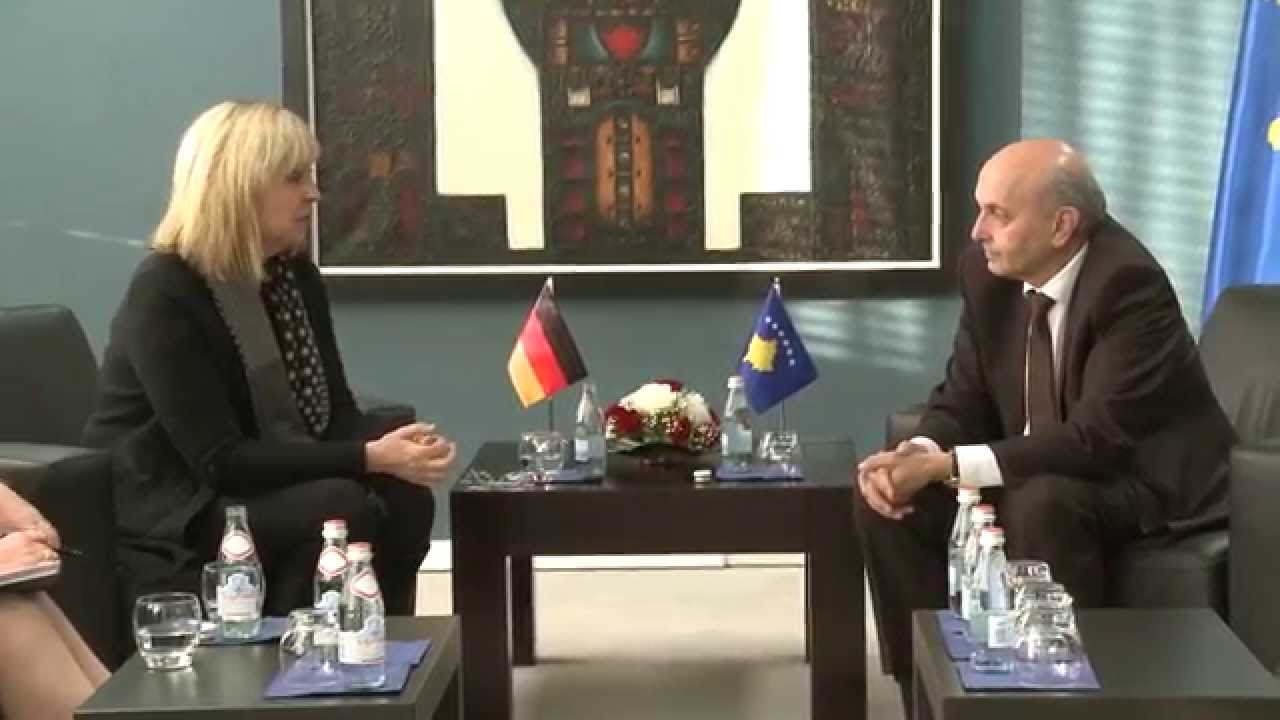 Europaministerin Dr. Beate Merk in Kosovo - Bayern