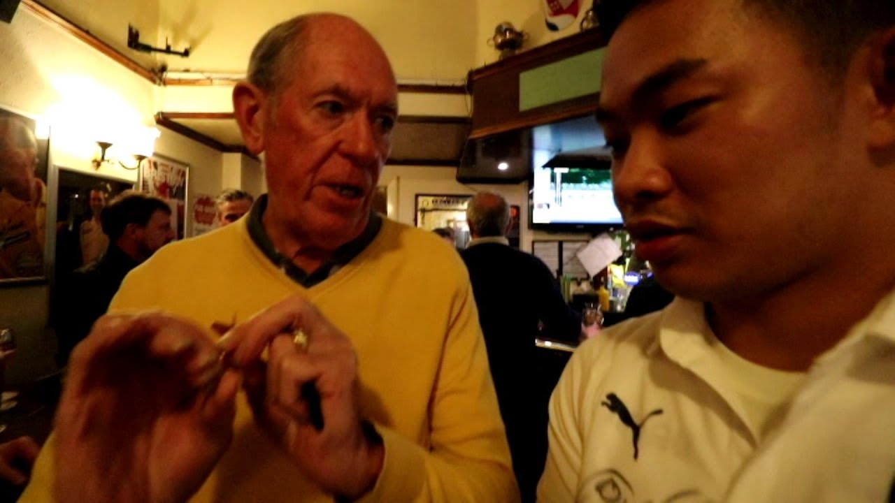 ジョン・ロウとダーツした I played darts with John Lowe