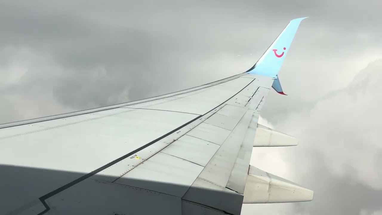 Turbulence, Tornado & Rough Landing TUI 737-800 G-TUKV Landing In Ibiza Airport 14th August 2024
