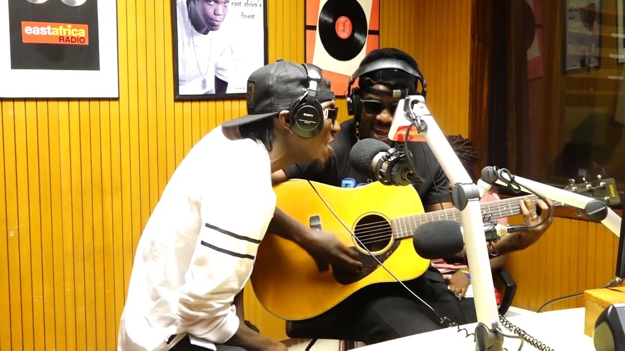 Utapenda, Mandojo na Domokaya wanaimba live Dingi, Nikupe nini na Nizikwe hai