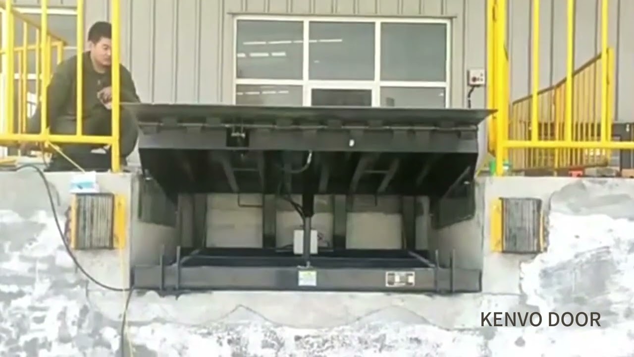 Fixed pit hinged lip hydraulic dock levelers for warehouse loading docks
