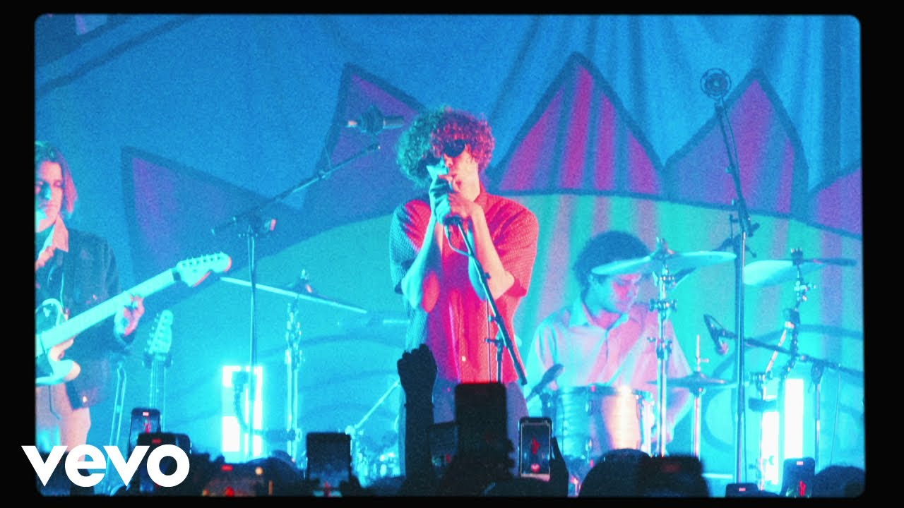 almost monday - jupiter (Live from London)