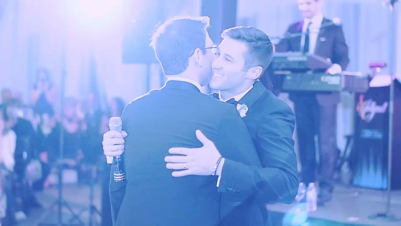 Wedding Surprise: Groom Sings 