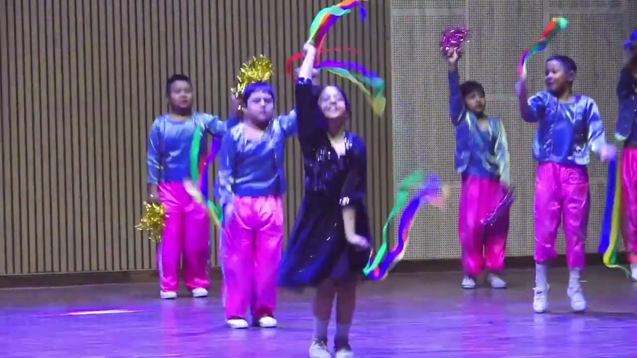 Just Move it    Dance Performances by  Grade 3