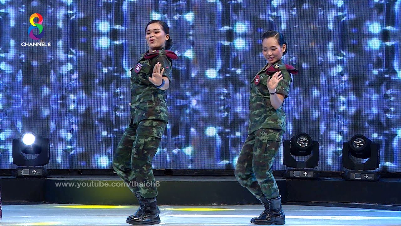 เมื่อสองทหารสาว มาโชว์สต็ปการเต้นบนเวที ฮ่าได้อีก!!!