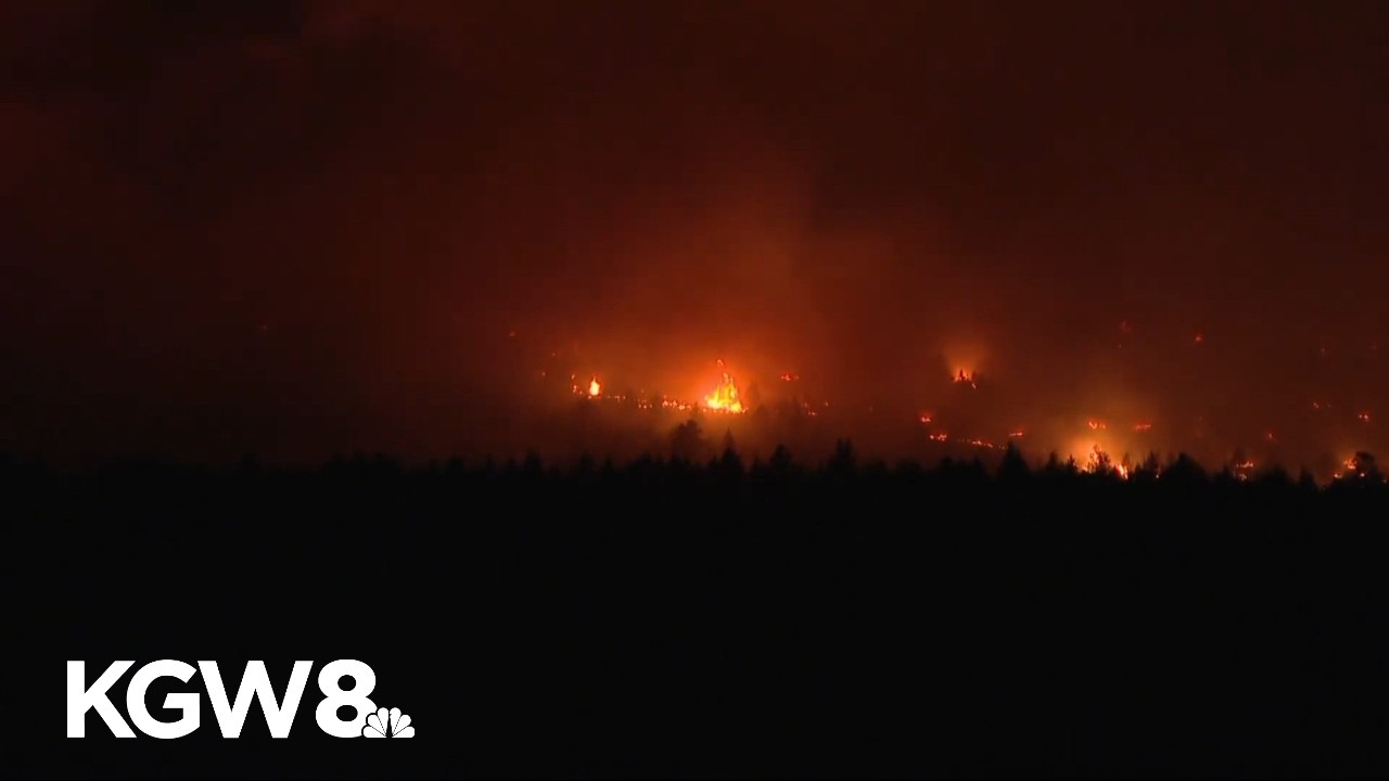 More shelters open for evacuees as wildfires burn more than half a million acres in Oregon