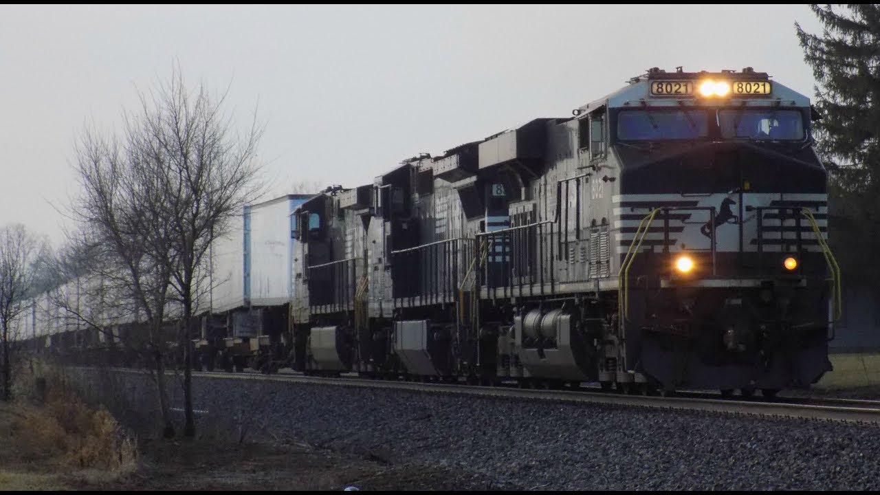 New TOFC train NS 240 north through Ossian plus 4 others