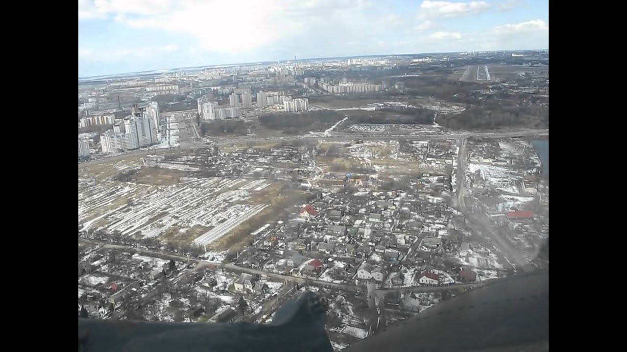 An-30. Landing at the Minsk-1 airport.Cockpit View.flv