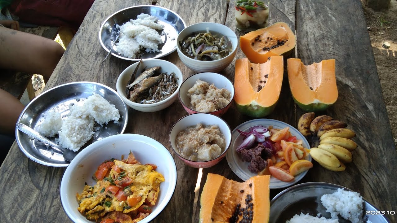 Provincial Life Cooking: Banana Dessert & Taro Shoots