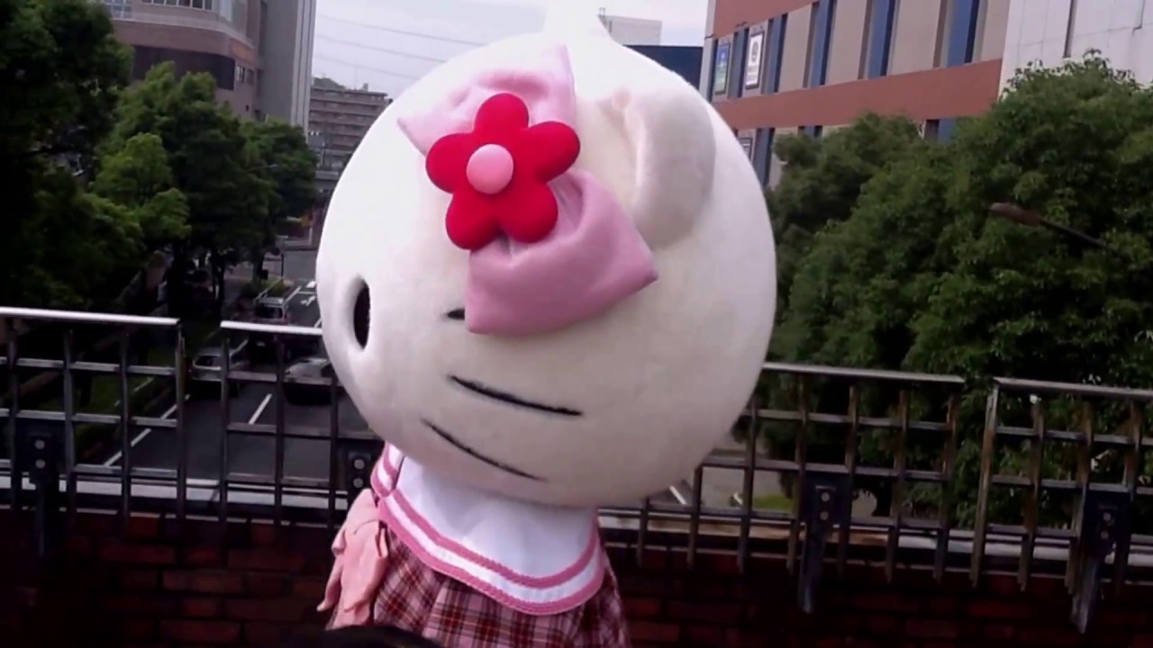 ハローキティとディアダニエルの散歩♪