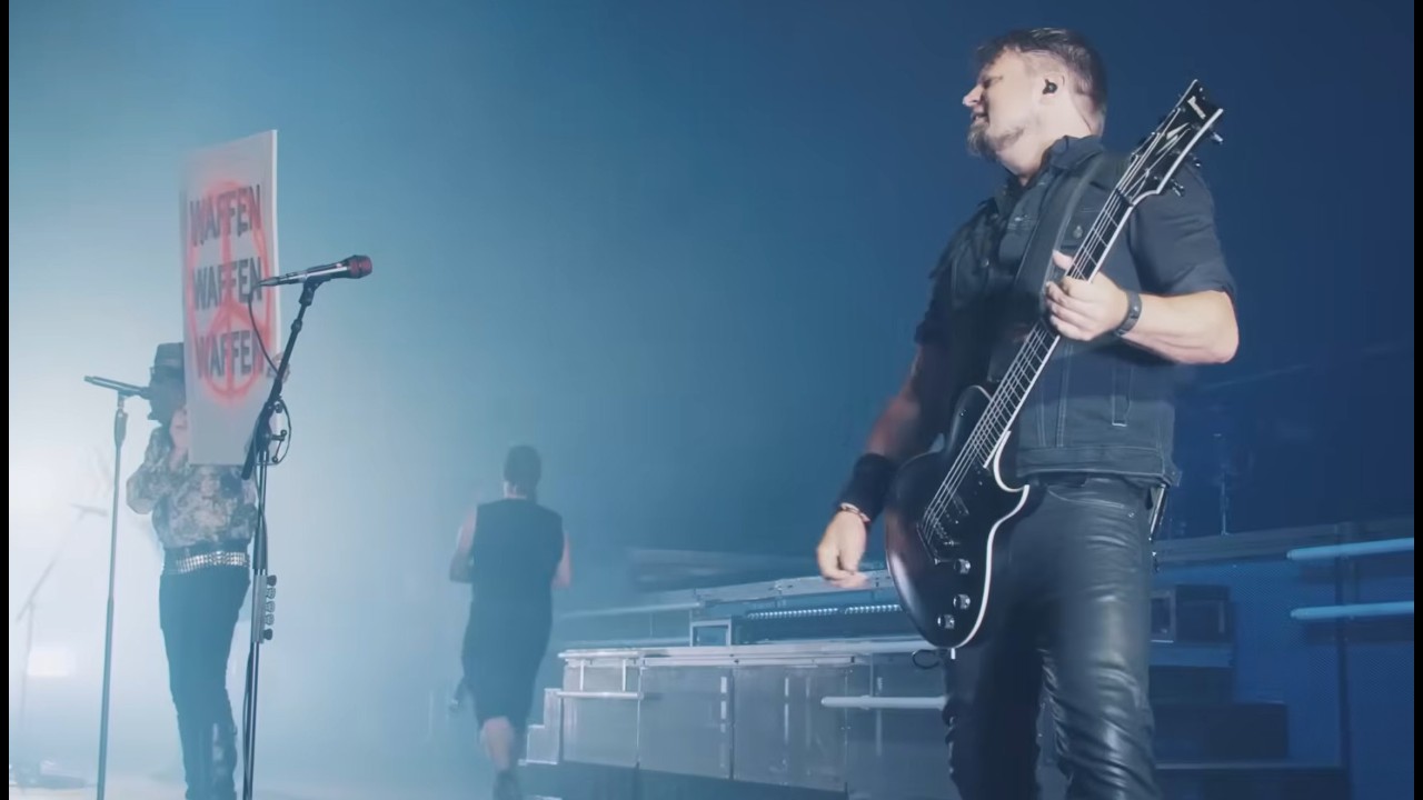 EISBRECHER - Waffen Waffen Waffen - Hellfest 2025 - 22 juin