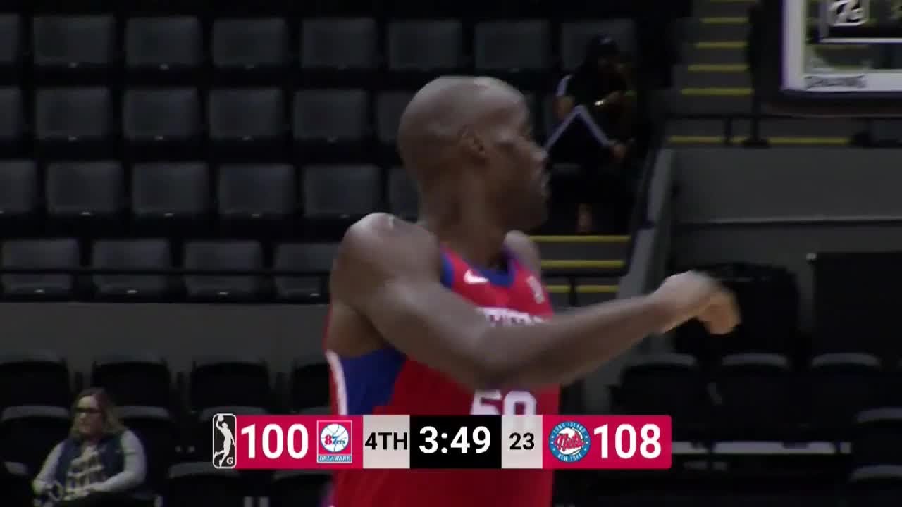 Emeka Okafor Posts 12 points & 18 rebounds vs. Long Island Nets