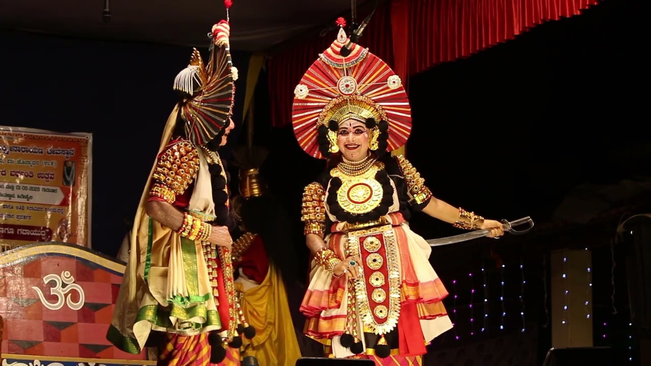 ವೀರರನ್ನ ಬಲ್ಲೆಯಾ ನೀನು ಎಂಟುನೂರು ವರ್ಷಗಳನ್ನ ಕಳೆದವರು ಆಚಾರ್ಯ ಭೀಷ್ಮರು......