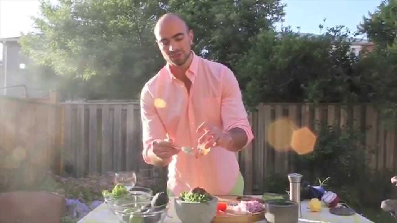 World's Best Guacamole Recipe - Better than Chipotle!!!
