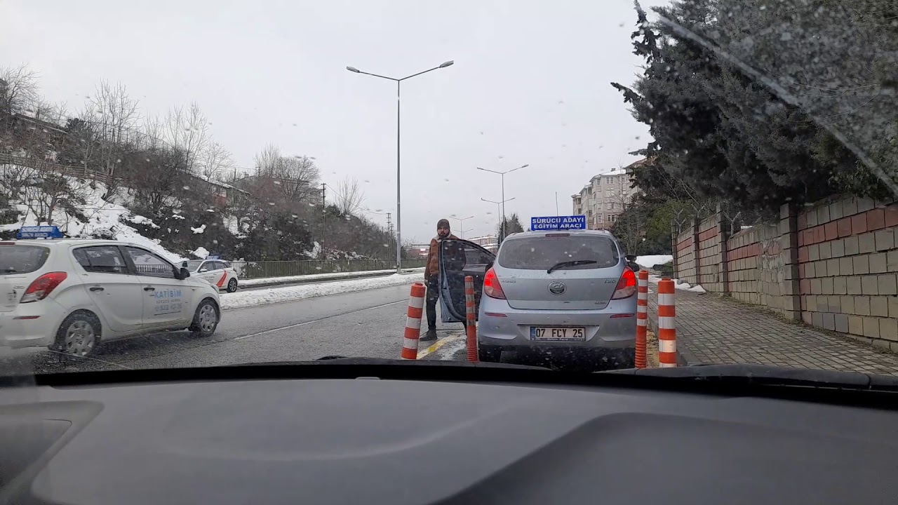 Yavuztürk eğitim alanında paralel parka giriş ayrıntı anlatımı.