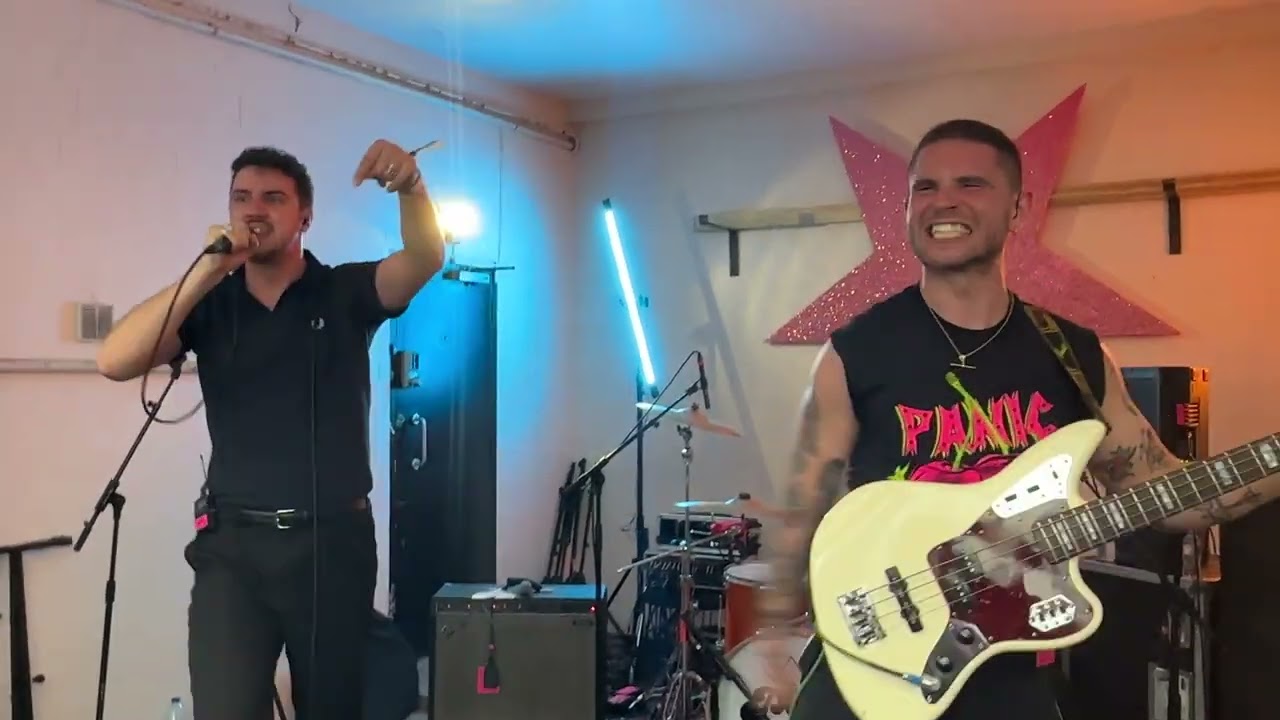 Snayx - Boys in blue - Live @ Shipwright's Yard, Brighton - 05/2023