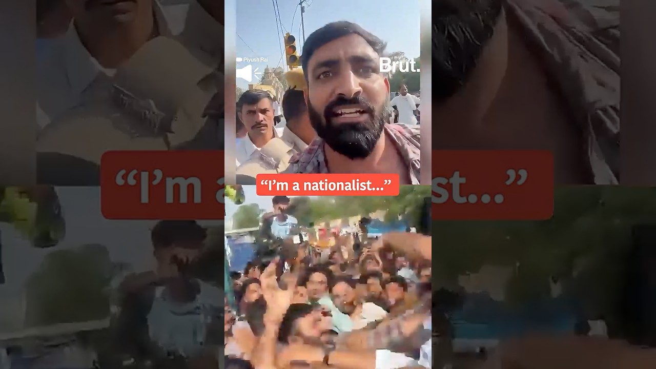 Who slapped Cockroach Janta Party's leader Abhijeet Dipke in Jaipur?
