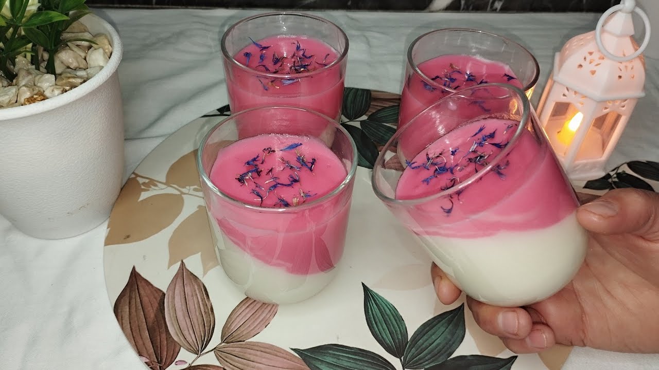 سجلوها رمضان 🌙 تحلية الكؤوس باردة بنكهة الفراولة 🍓 بمكونات بسيطة وسهلة التحضير 👌🏻