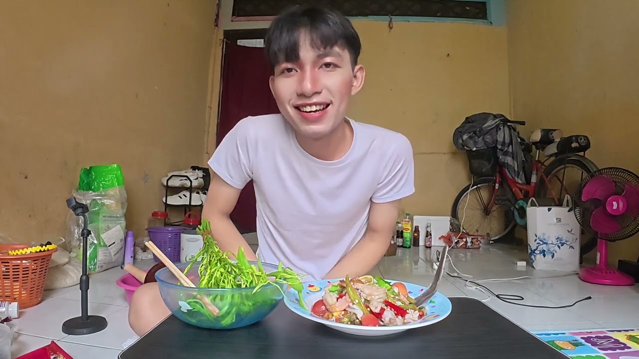 ตำกุ้งกินแช่บๆนำกันจ้า🦐🦑#วิถีชาวบ้าน #หากินตามธรรมชาติ ‼️🇱🇦🇹🇭
