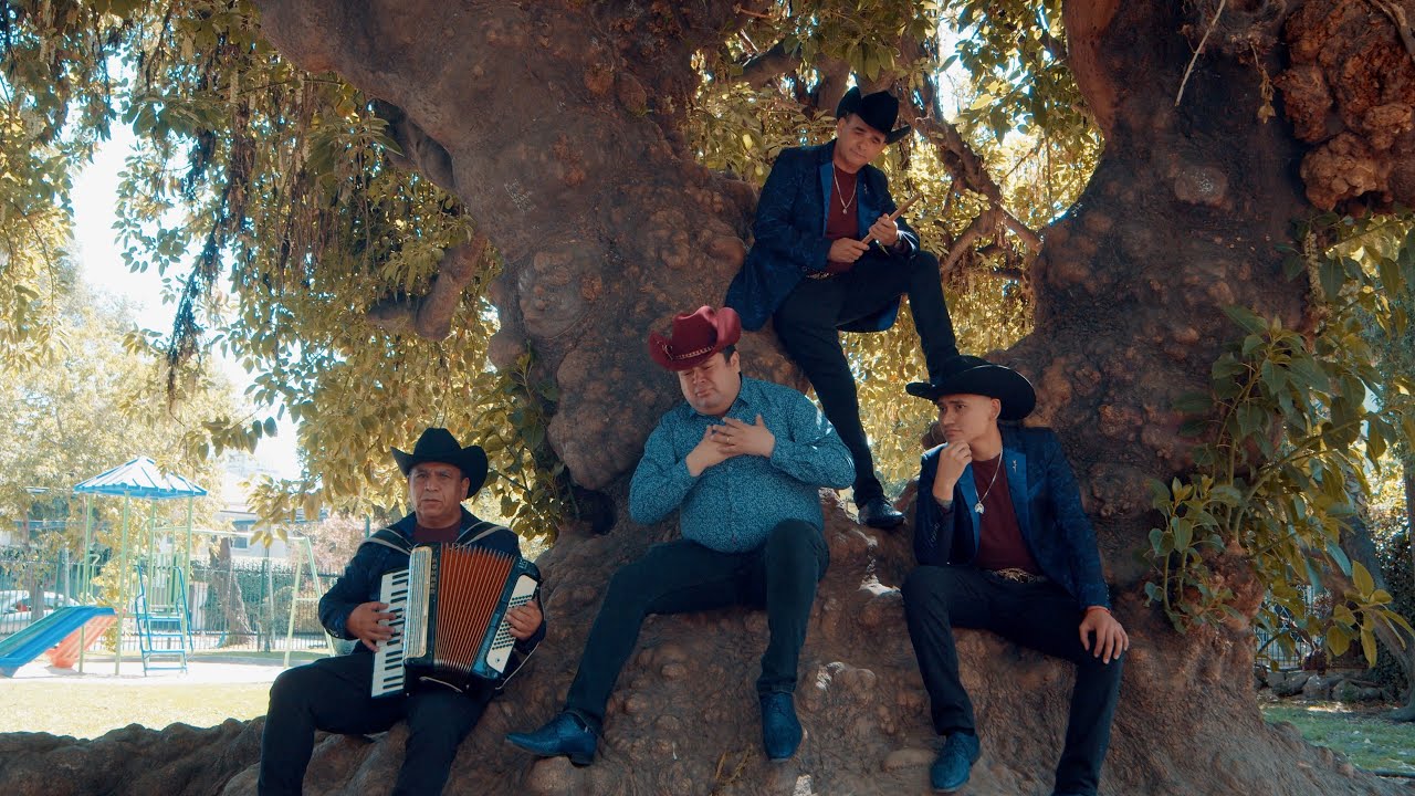Los Huasos del Sur - Y Ahora Te Vas (Oficial Video)