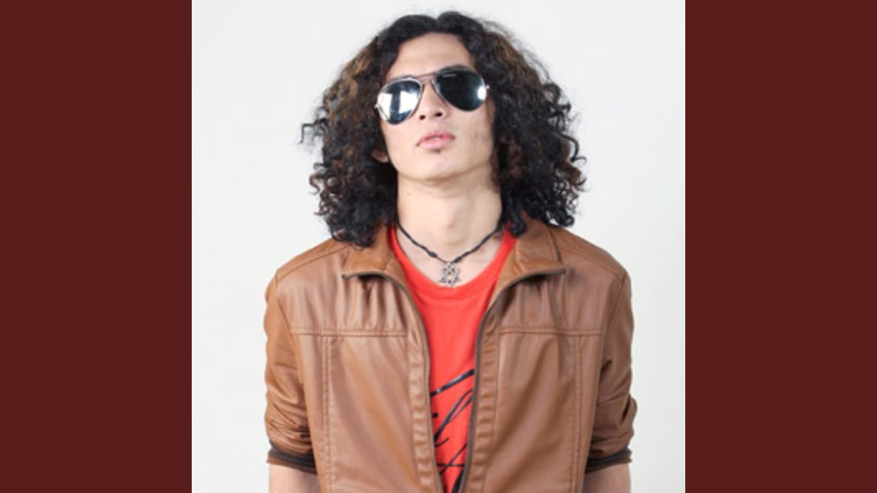 Aku, Dia Dan Lagu