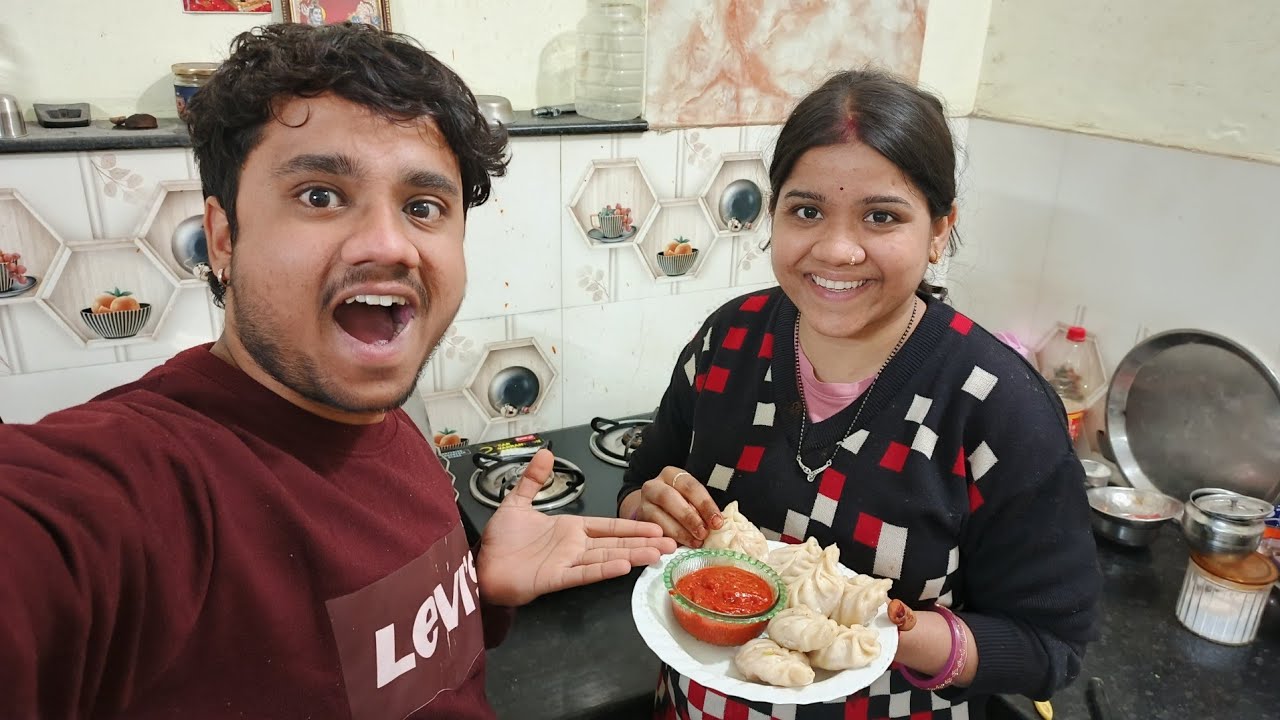 Ghar pe momos bna diye 😋 first time 