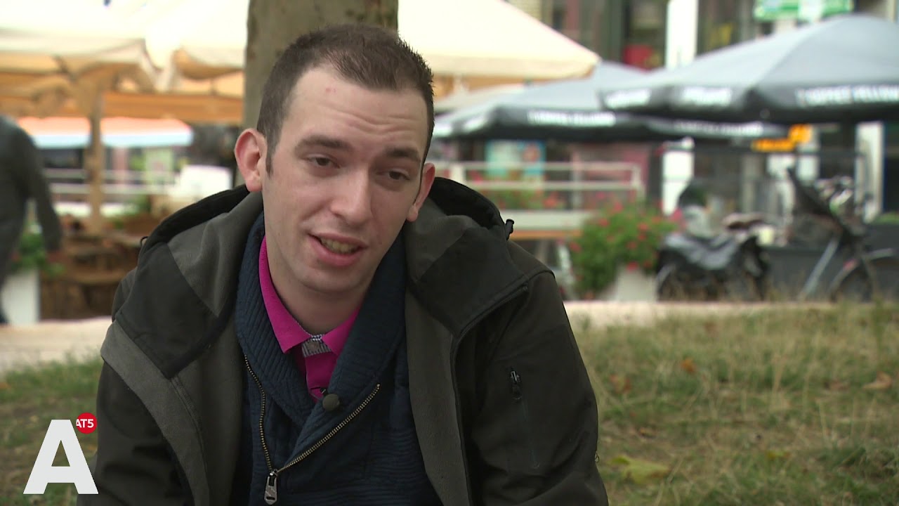 Bram (21) begint maandag met studie, maar is nog steeds dakloos