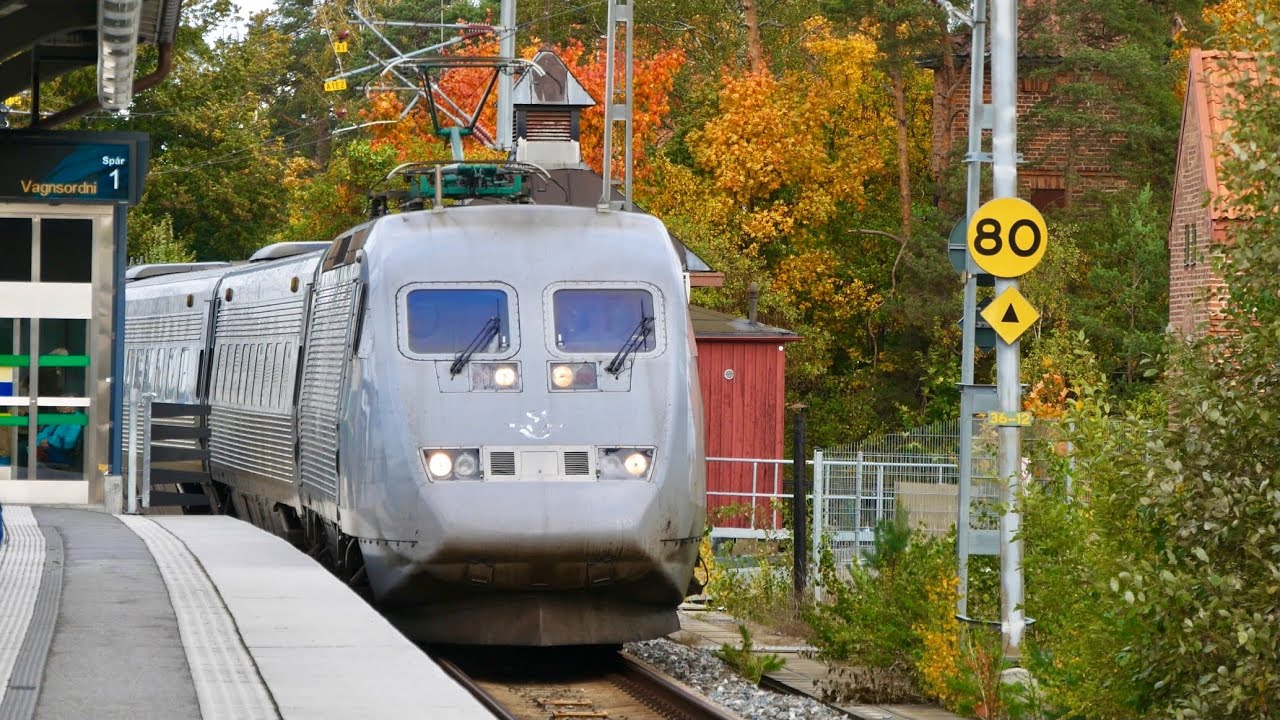 Tåg vid Södertälje hamn (X2, MTRX, FlixTrain mm)