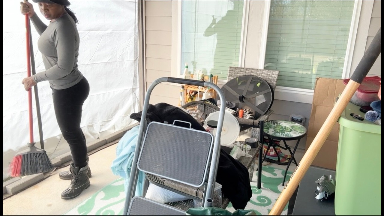 Tackle My Messy Patio With Me!