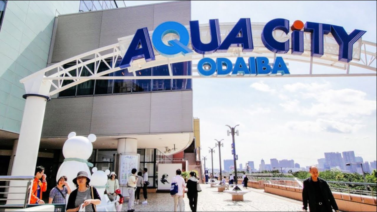 BEST MALL IN ODAIBA JAPAN :)