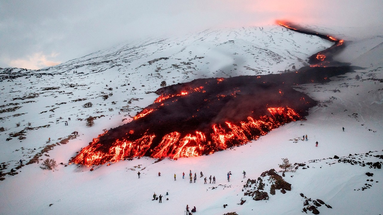 ETNA volcano Eruption: Lava Flow Approaches the Altomontana Road | 🌋🔥