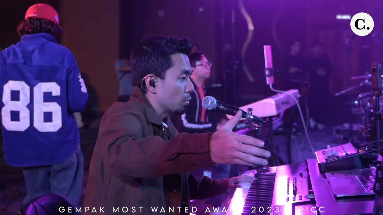 AINA ABDUL & AJAI | MASHUP Semalam Terus Hidup & Jangan Mati Rasa Itu | Hati Ini Telah Dilukai 2.0
