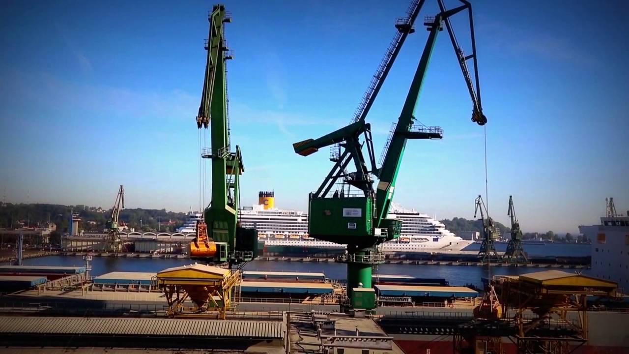 Rozładunek śruty w Morskim Terminalu Masowym Gdynia
